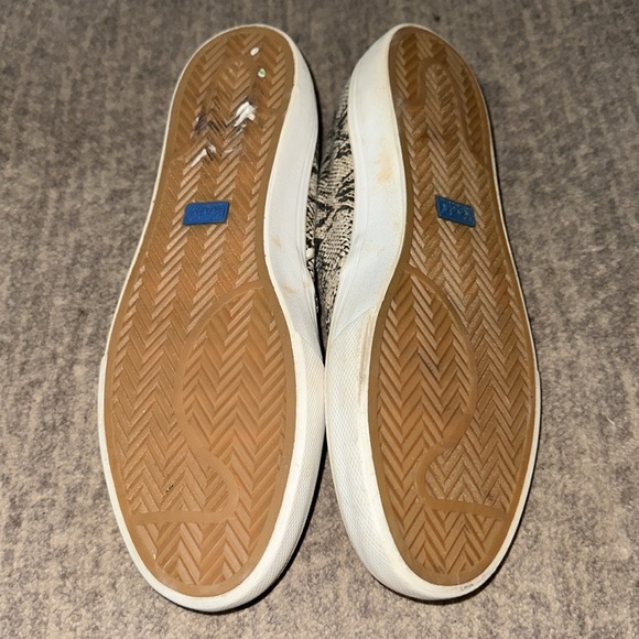 Women’s Snake print Keds. Size 8 - Picture 4 of 5